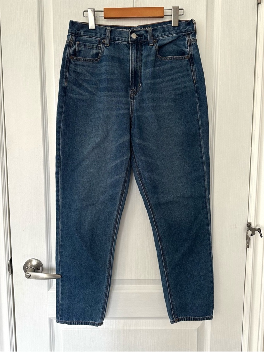 American Eagle Mom Jean High Waist   medium Wash Relaxed Fit 90s Style Sz 10